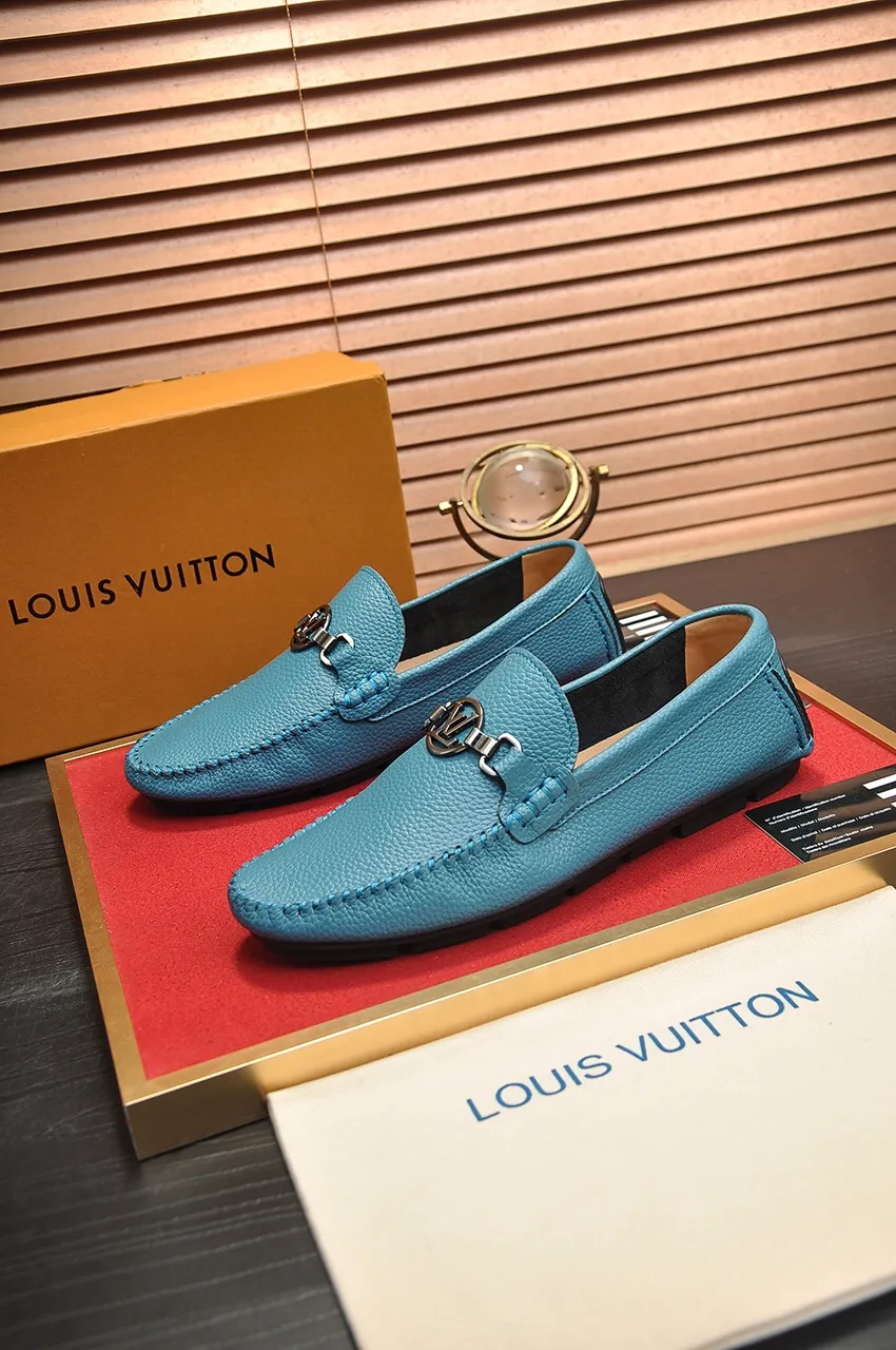 Men's men's shoes 💰420💶 [LV Doudou shoes] (water-dyed cowhide lining) new model is on the market, available on the official website. The new Doudou shoes are processed into single-color materials, and the uppers are made of imported horsehide leather. The body of the shoe is fully hemmed with mark thread, and is lined with imported original cowhide leather. The elegant shoe shape is super suitable for all-matching, and the size is 38-44.